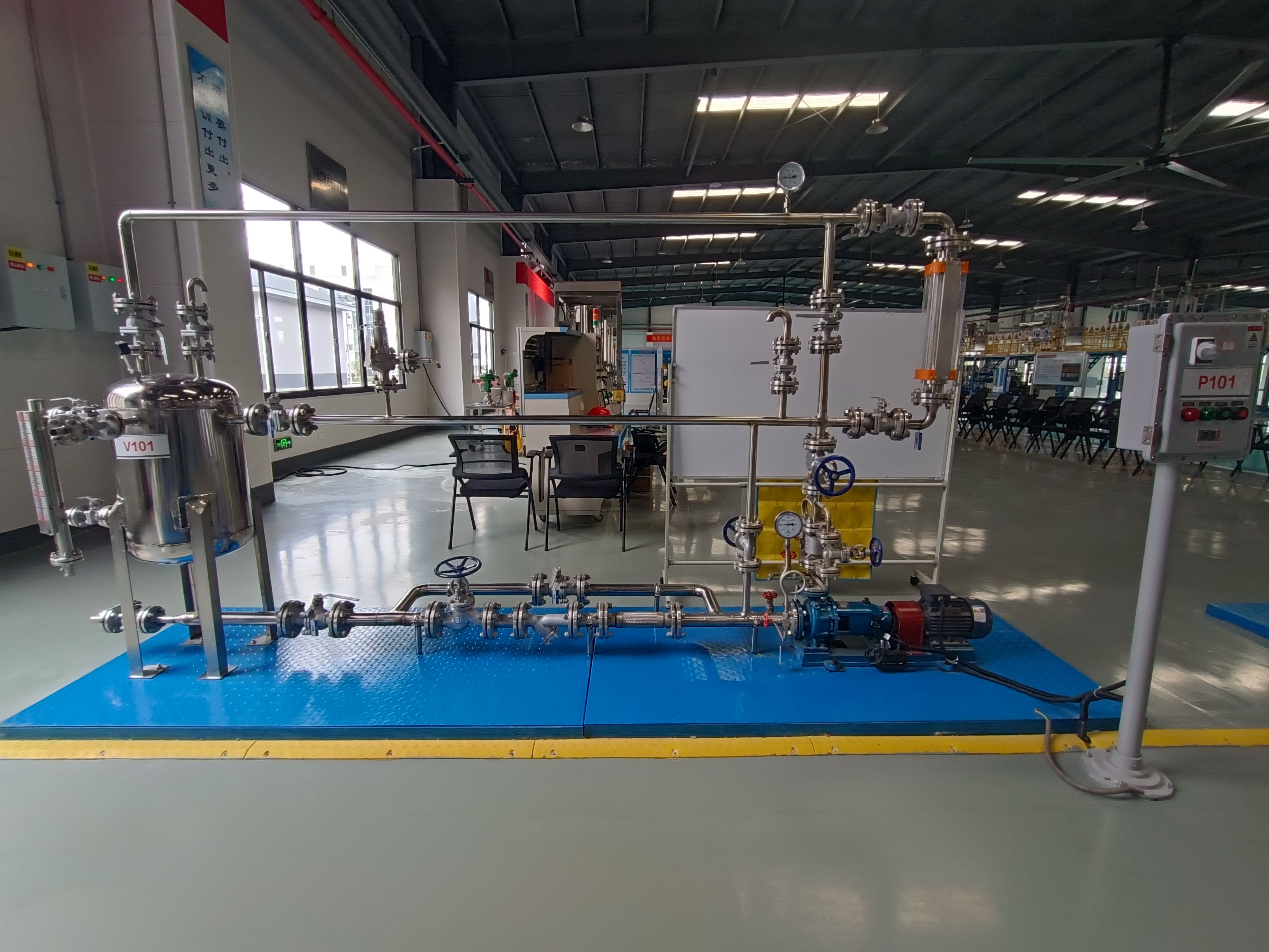 管路拆裝實訓區(qū)(圖1) 管路拆裝實訓區(qū)(圖1)