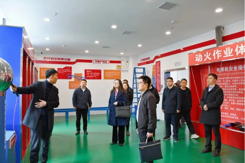 國家應(yīng)急管理部專家朱敬聰、李文莉來綿陽化工安全技能實訓(xùn)基地檢查調(diào)研